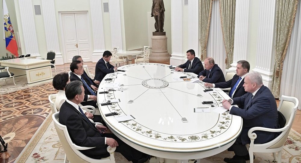 普京期待在金砖国家和亚太经济合作组织峰会期间与习近平举行会晤
